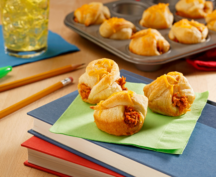 barbeque-cheddar-crescent-rolls-ups